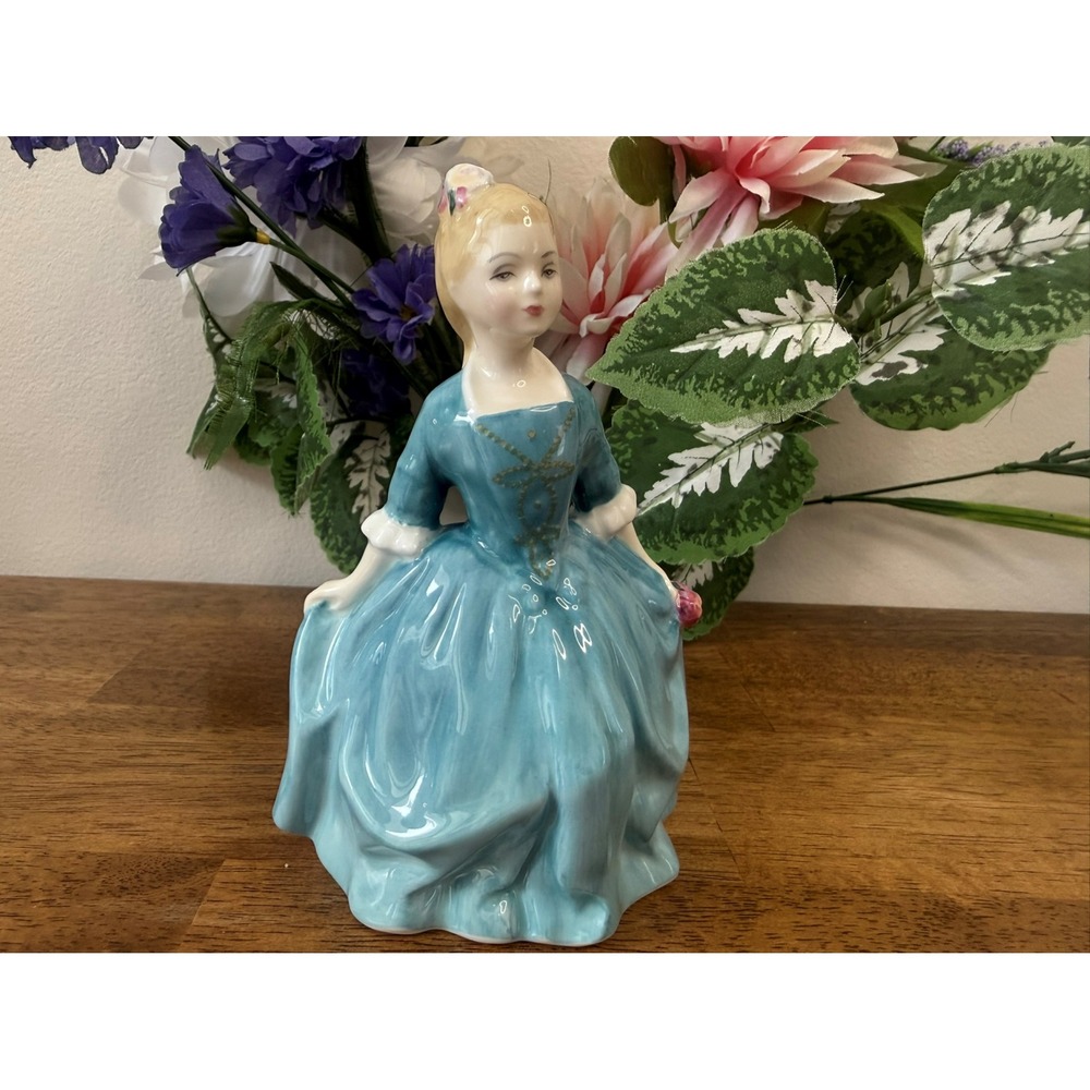 Royal Doulton A Child from‎ Williamsburg HN 2154 Figurine Blue Dress MCM Decor